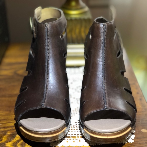 Dansko Shoes - Dansko Demetra Sandals Brown Size 9.5
